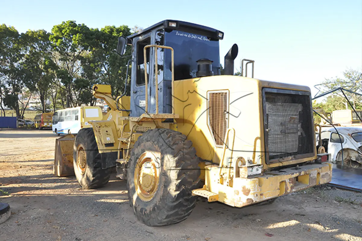 LOTE 002 - PA CARREGADEIRA - MODELO LIUGONG 842 - ANO 2014