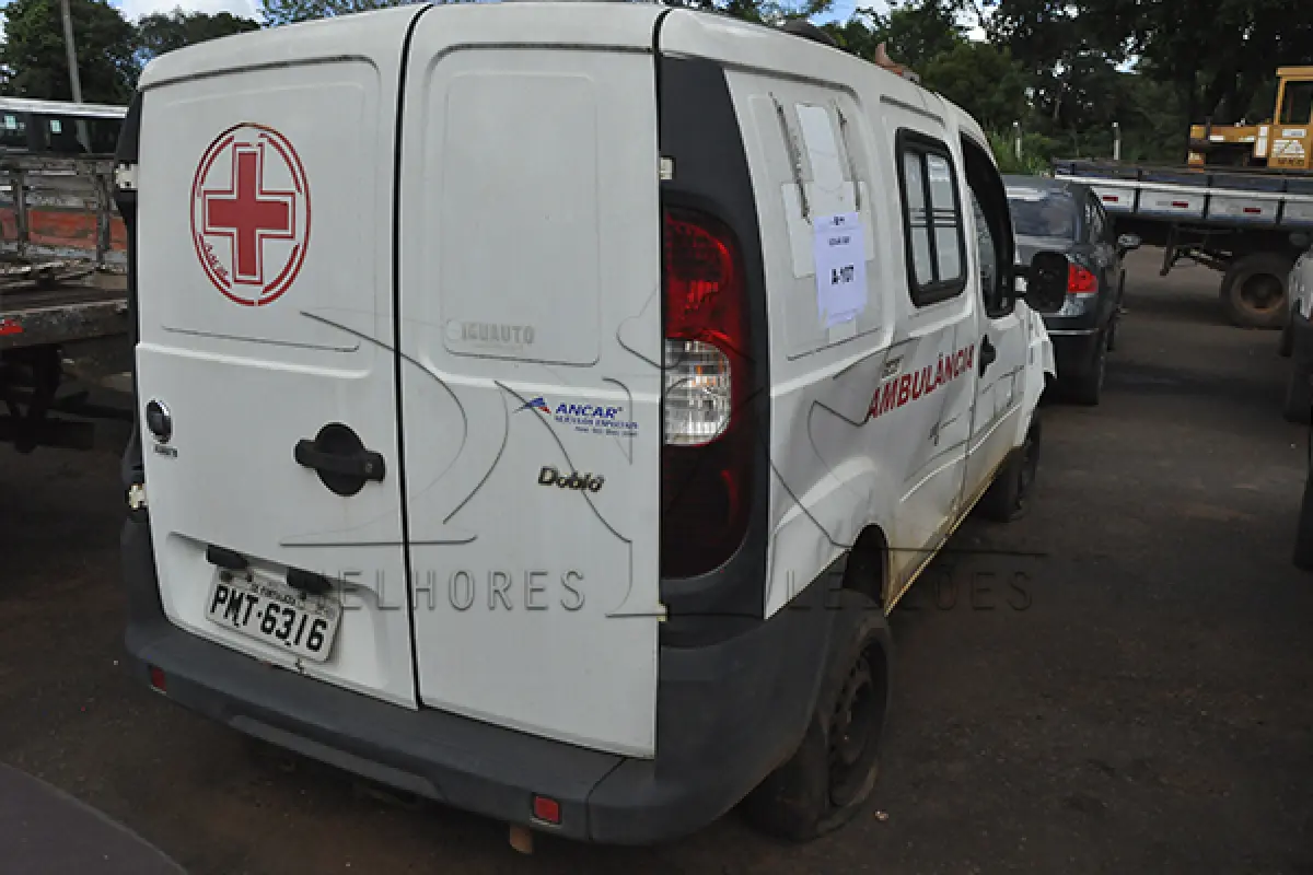 LOTE 034 - Fiat Doblo Ancar AMB - 2015 2015 - Branca - PMT-6316