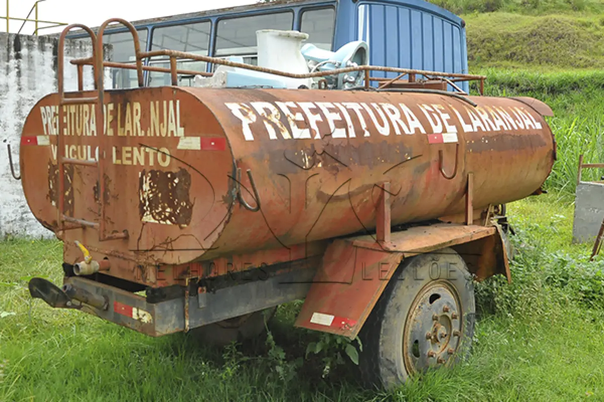 LOTE 008 - SUCATA - CARRETA RESERVATORIO DE AGUA AGRICOLA
