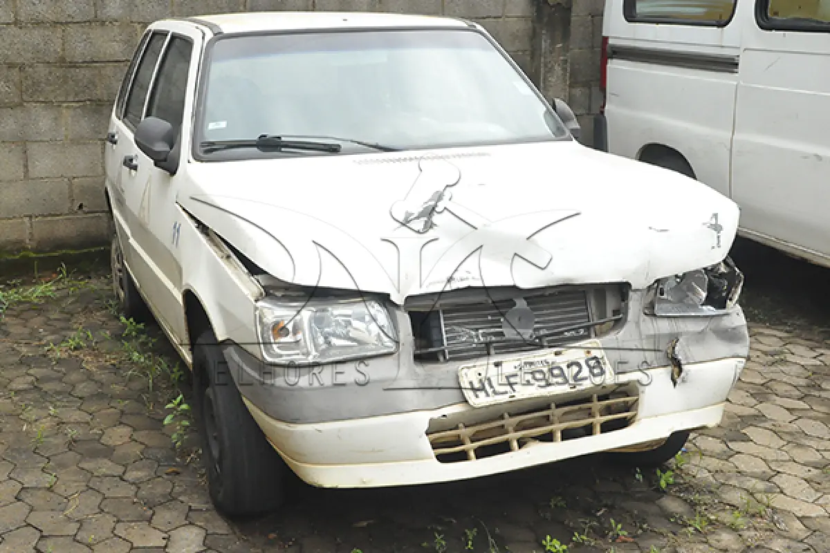 LOTE 006 - FIAT UNO MILLER ECONOMY - PLACA HLF-9928 - ANO 2012 2013 - COR BRANCA