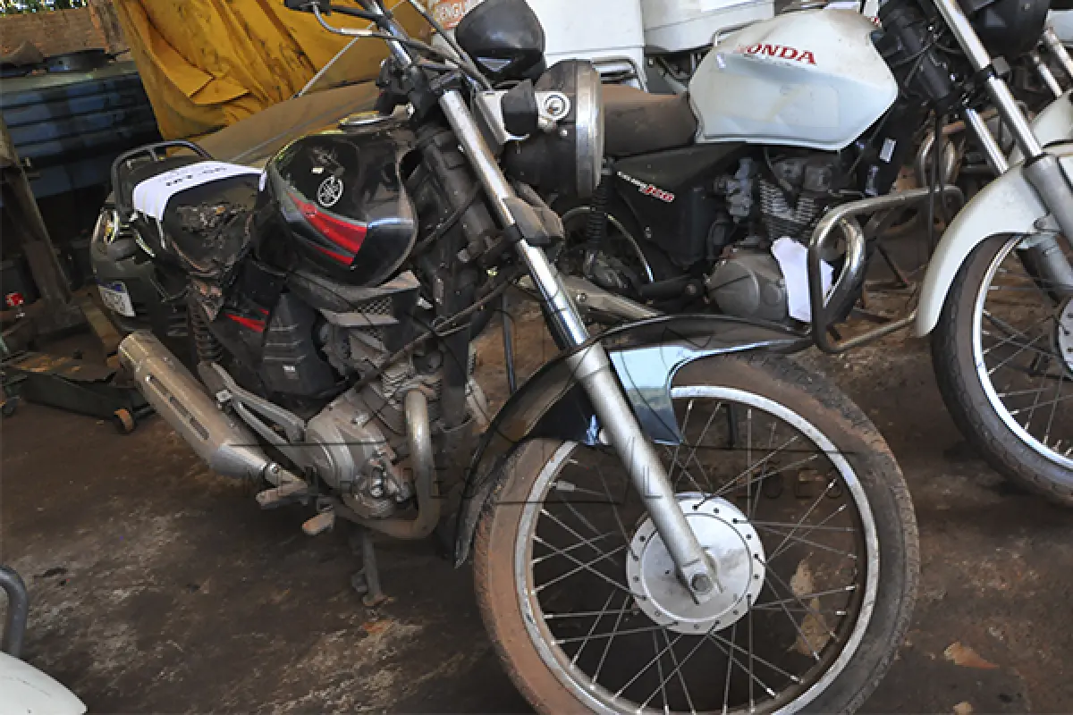 LOTE 026 - Yamaha YBR 125E - 2005 2005 - Preta - 	HDE-7263