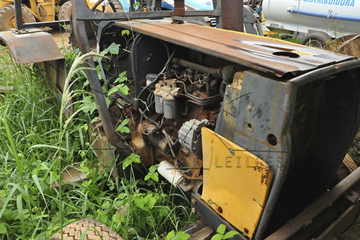 LOTE 007 - TRATOR AGRICOLA VALTRA VALMET 4X2 MODELO 685 - ANO 1999  - COR AMARELA