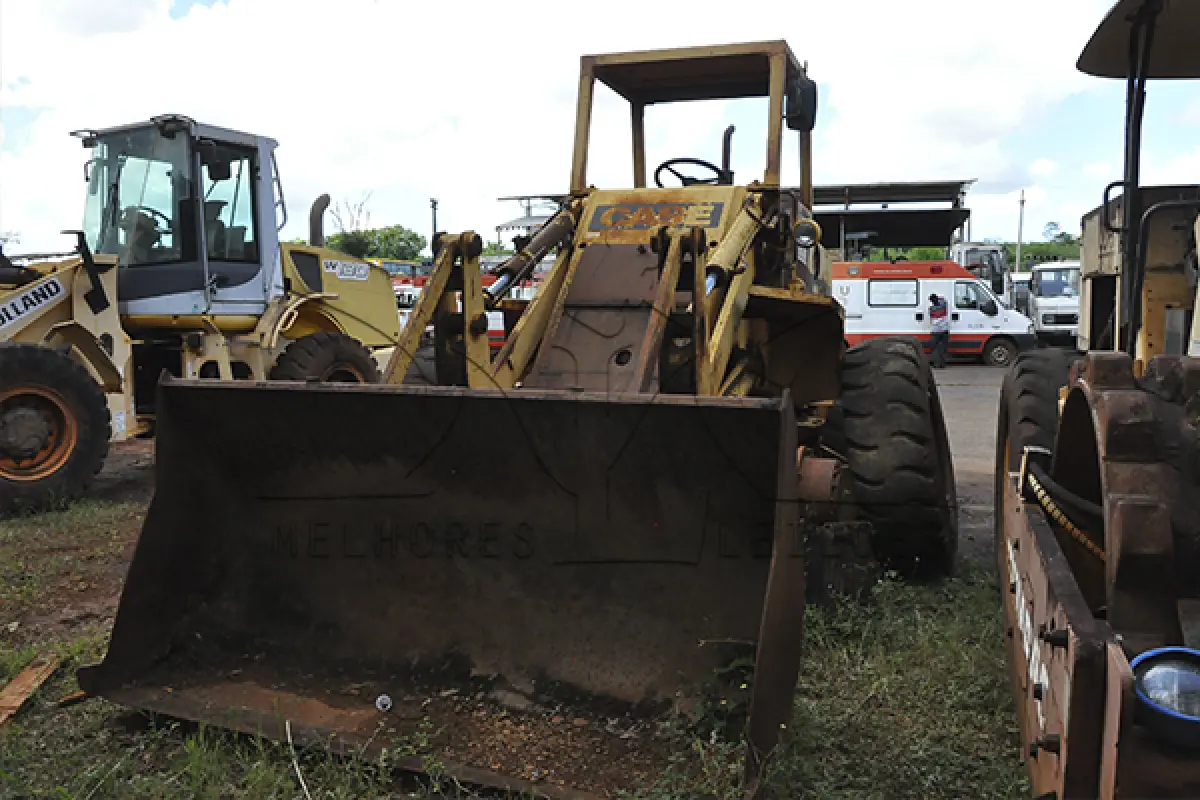 LOTE 048 - PÁ CARREGADEIRA CASE W20B - 1991 - PC07