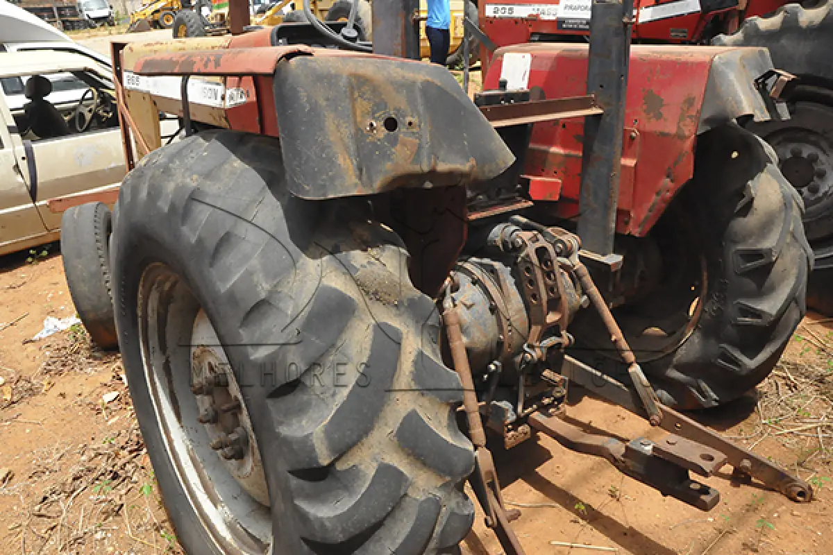 LOTE 001 - TRATOR MASSEY FERGUNSON ON 265 – ANO S.ID