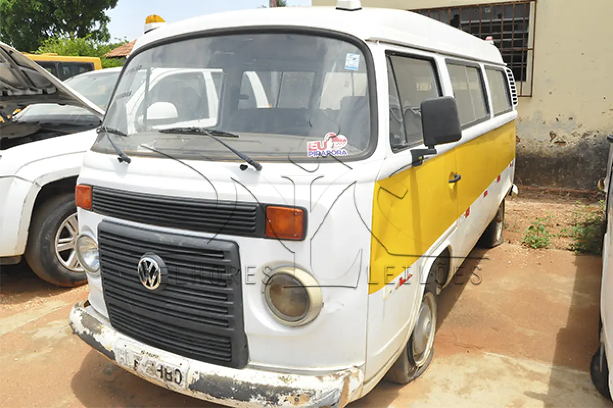 LOTE 021 - VW KOMBI ESCOLAR - PLACA HLF-9980 - ANO 2012 2012