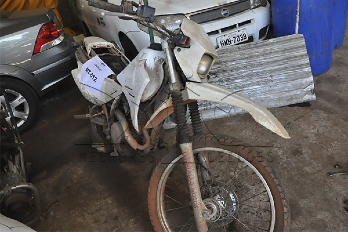 LOTE 027 - Yamaha XTZ 125K - 2004 2004 - Branca  - HBB-3206