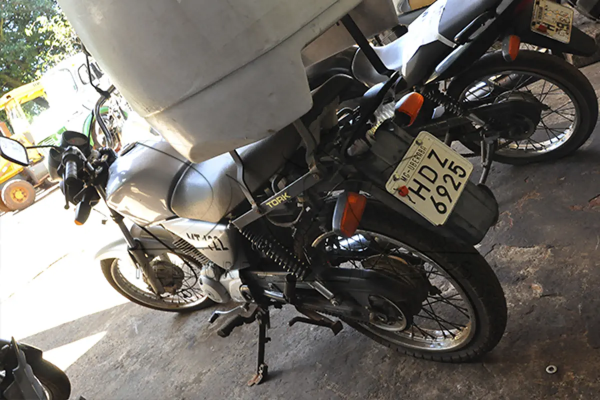 LOTE 025 - Honda CG 150 TITAN ES - 2006 2007 - Prata - HDZ-6925