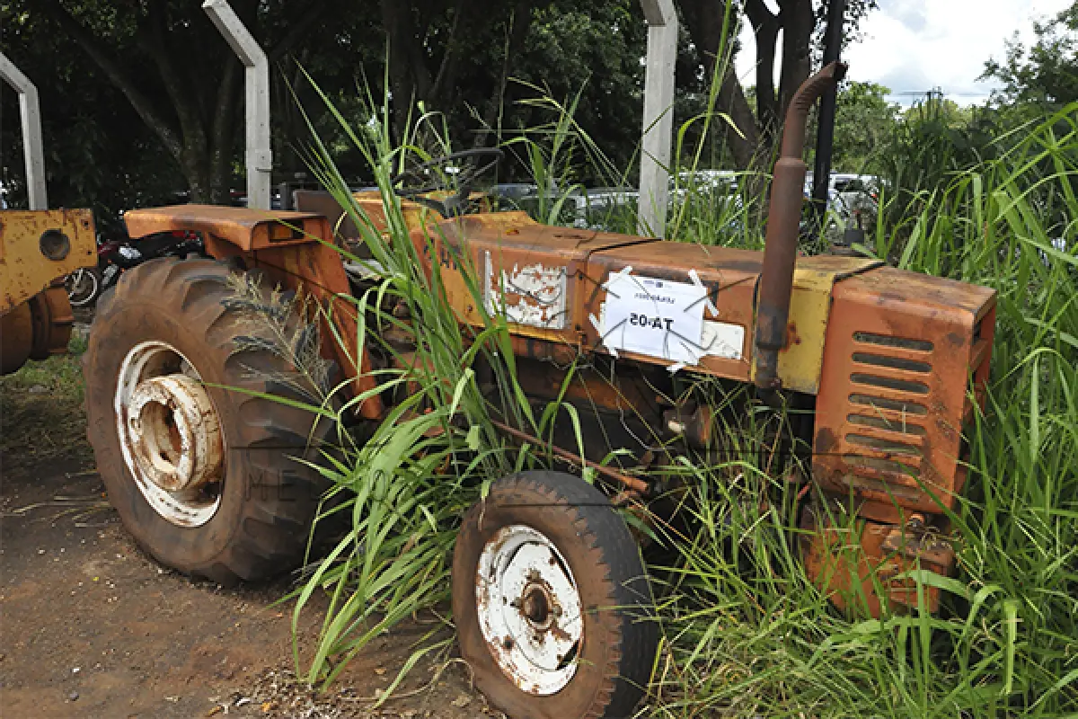 LOTE 052 - TRATOR AGRICOLA AGRALE – 4300  - 1986 - TA05