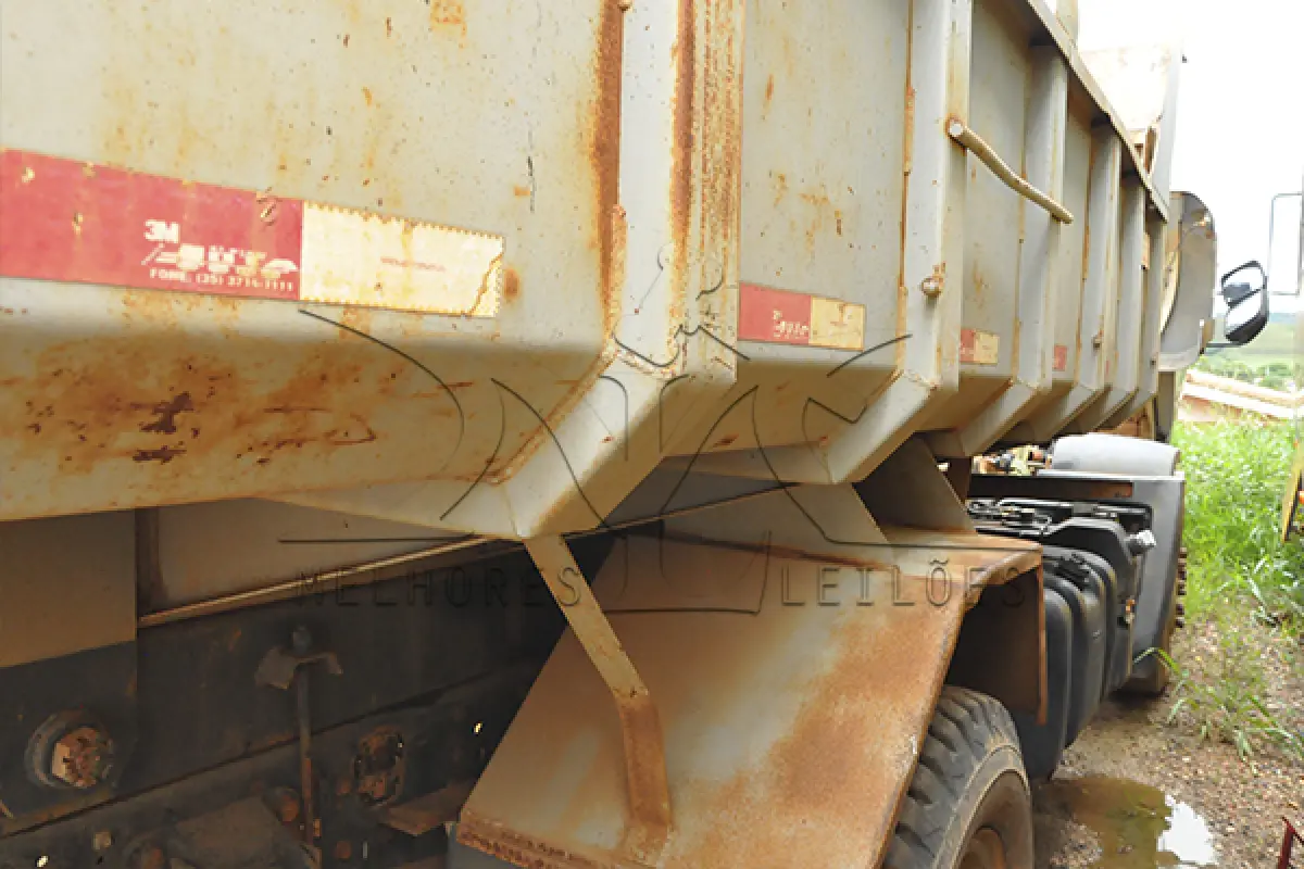 LOTE 002 - FORD CARGO 1519 B - PLACA GOW-7847 - ANO 2012 2013 - COR PRATA