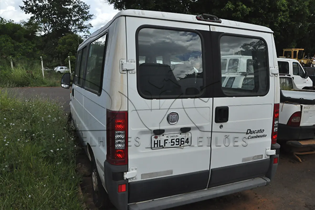 LOTE 031 - Fiat Ducato Combinato  - 2011 2012 - Branca - 	HLF-5964