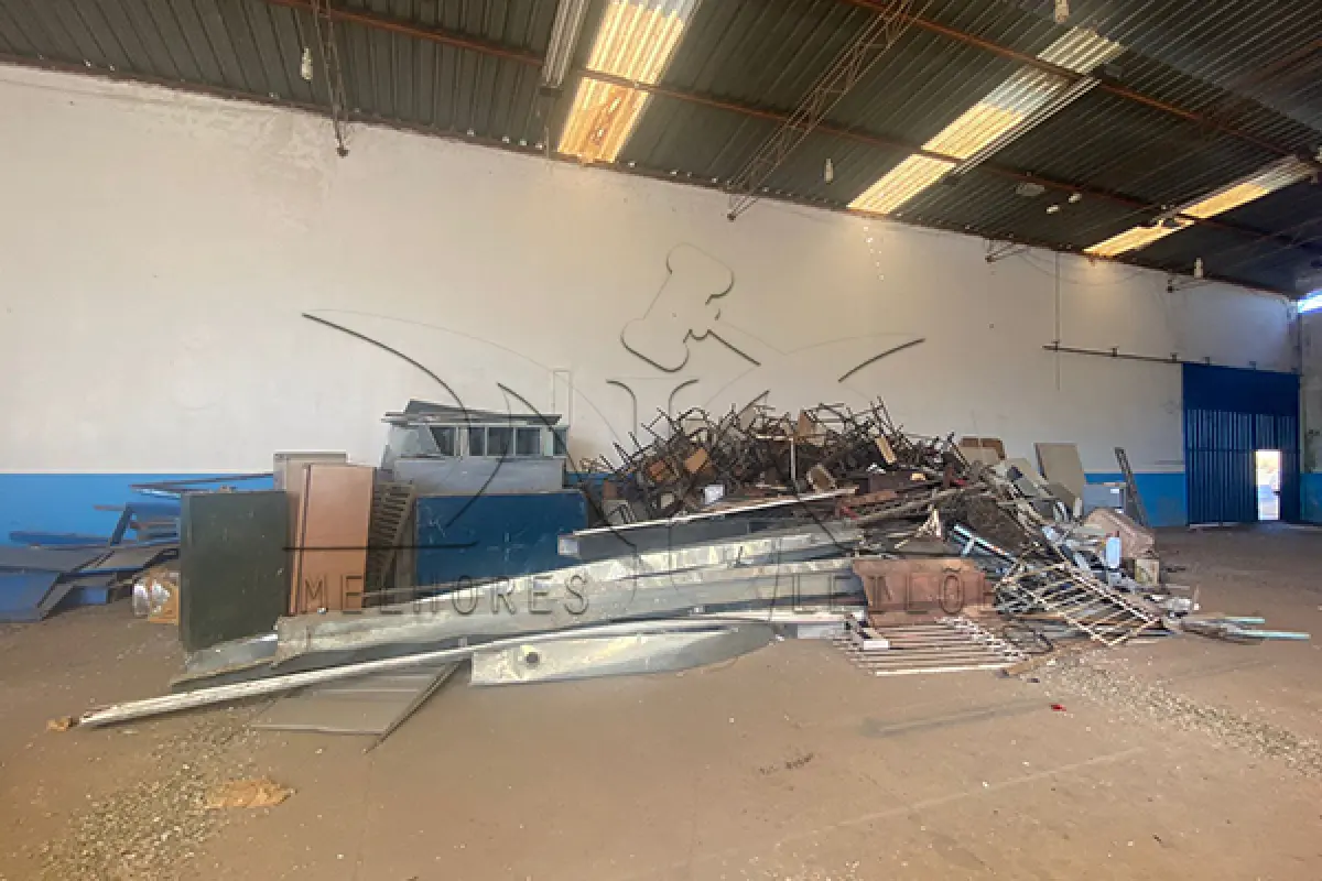 LOTE 012 - SUCATA - MONTANTE - FERRERO E OUROS