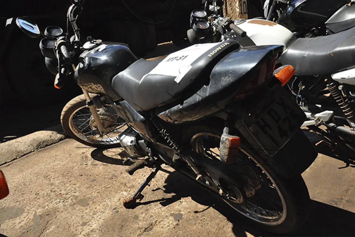 LOTE 018 - Honda CG 125 FAN 	- 2006 2006	 - Preta  - HDX-1425