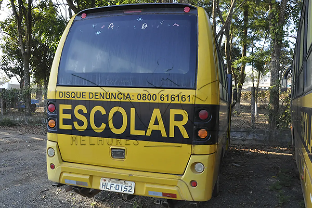 LOTE 005 - MARCOPOLO VOLARE V6 ESC - PLACA HLF 0152 - ANO 2008 2009