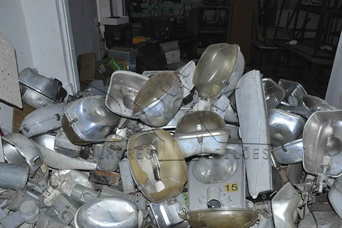 LOTE 012 - SUCATA - ELETRICA - ELETRONICA - INFORMATICA - MONTANTE