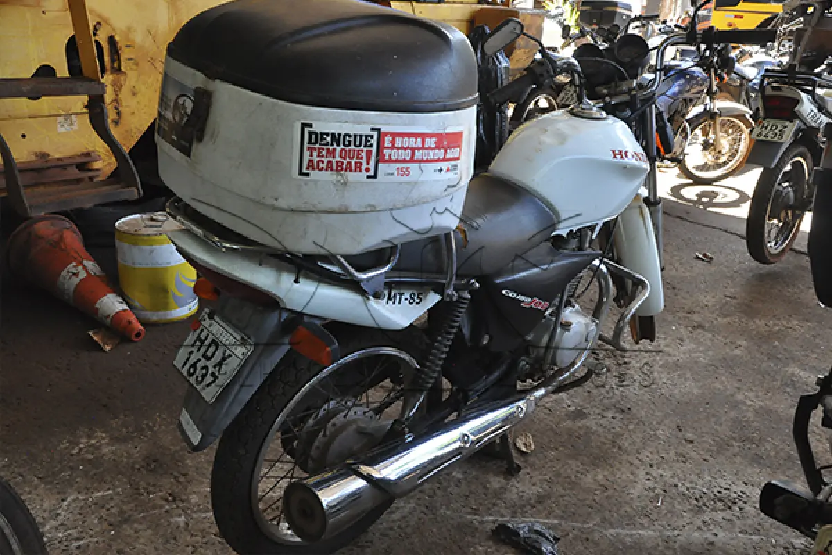 LOTE 005 - Honda CG 150 JOB - 2006 2007 - Branca - HDX-1637