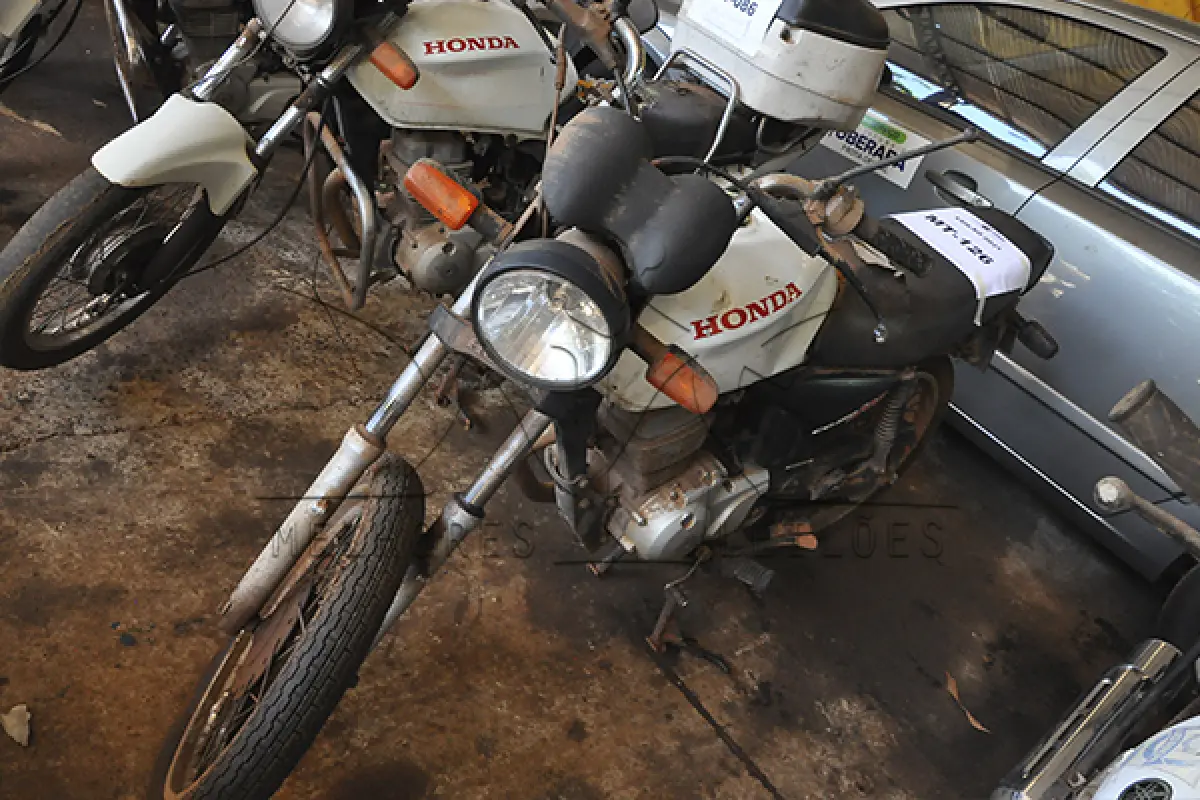 LOTE 010 - Honda CG 150 JOB - 2007 2007 - Branca - HGW-2055