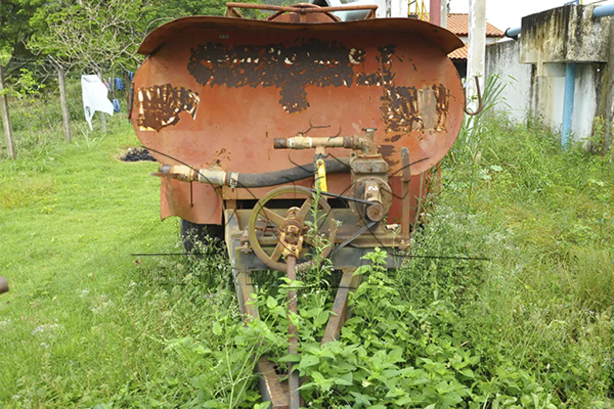 LOTE 008 - SUCATA - CARRETA RESERVATORIO DE AGUA AGRICOLA