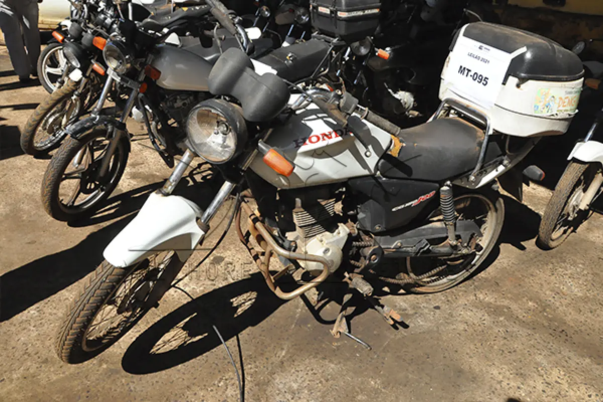 LOTE 003 - Honda CG 150 JOB - 2006 2007 - Branca - HDX-1643