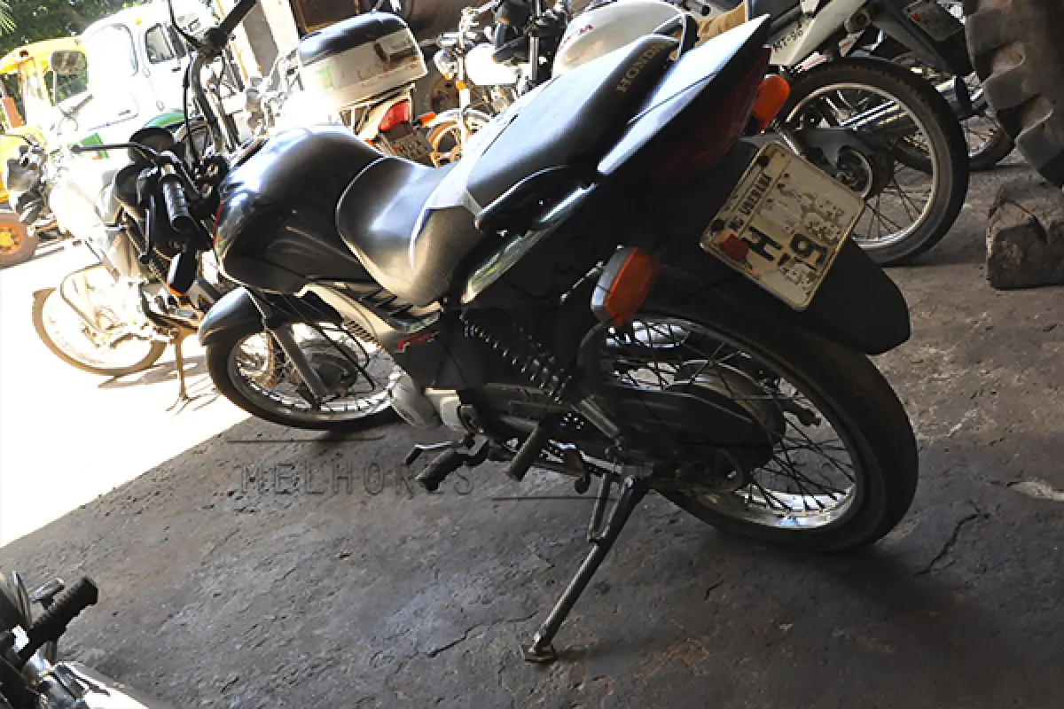 LOTE 024 - Honda CG 125 FAN KS - 2011 2011 - Preta - HMX-5989