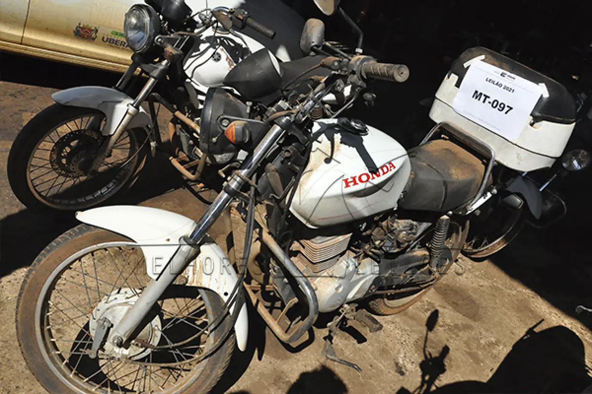 LOTE 008 - Honda CG 150 JOB  - 2006 2007 - Branca - HDX-1632