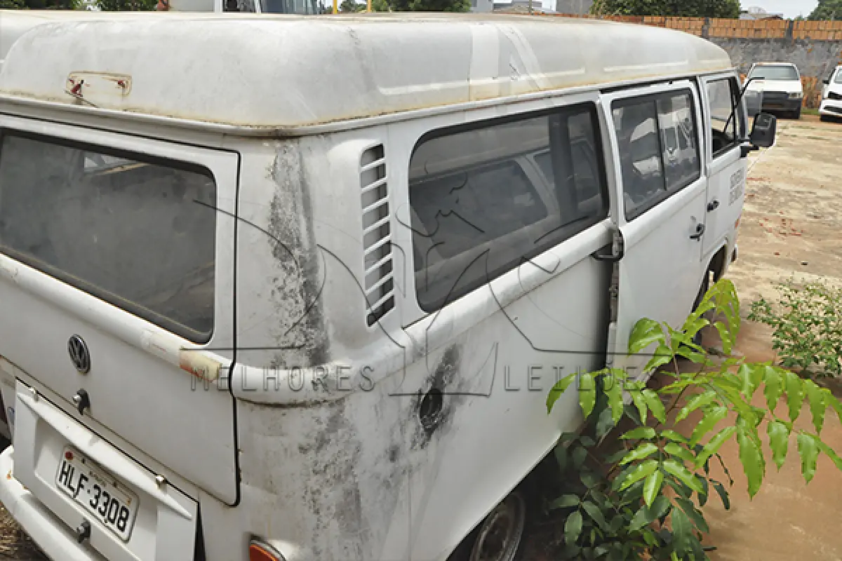 LOTE 019 - VW KOMBI LOTACAO - PLACA HLF-3308 - ANO 2010 2010