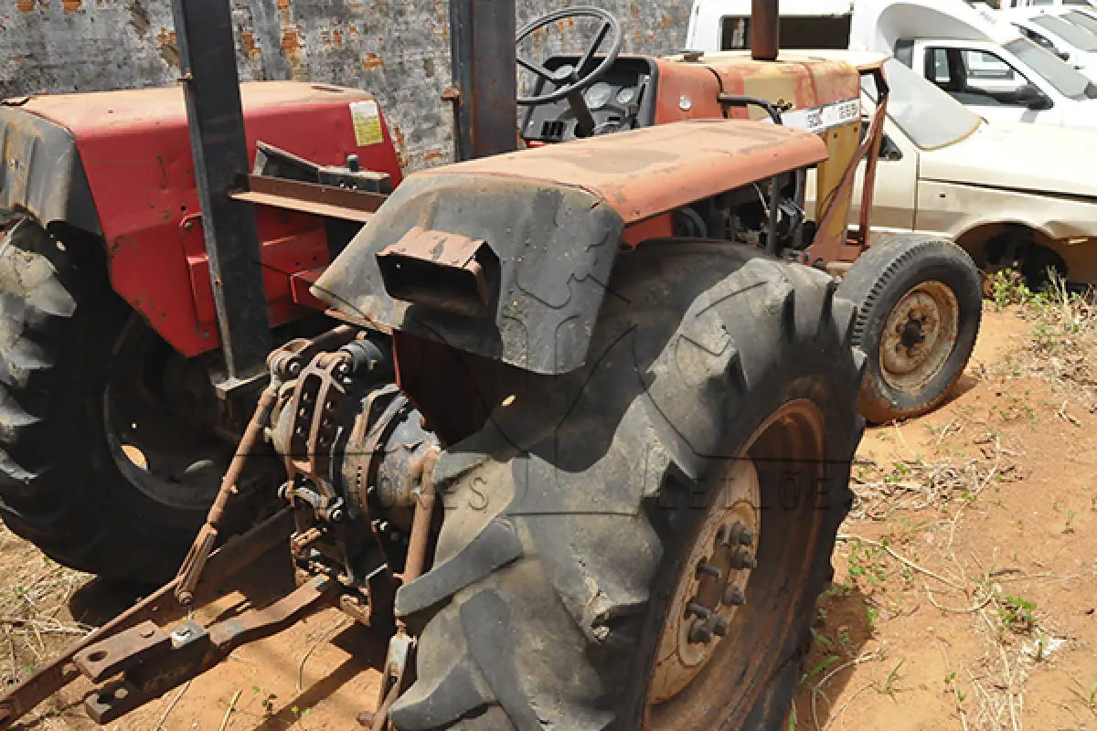 LOTE 001 - TRATOR MASSEY FERGUNSON ON 265 – ANO S.ID