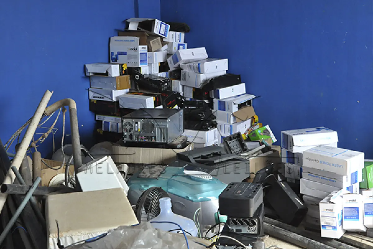 LOTE 009 - SUCATA DE ELETRICA E INFORMATICA