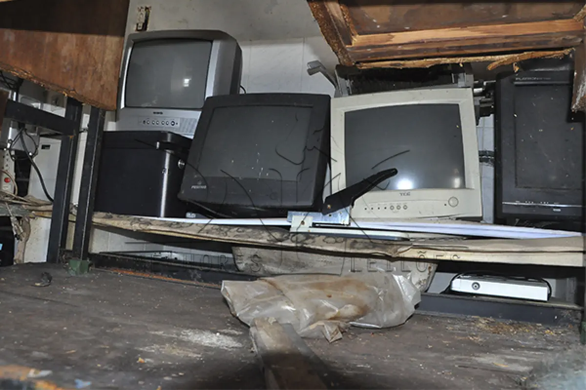 LOTE 013 - SUCATA - FERRO - ELETRONICA - INFORMATICA  - MONTANTE