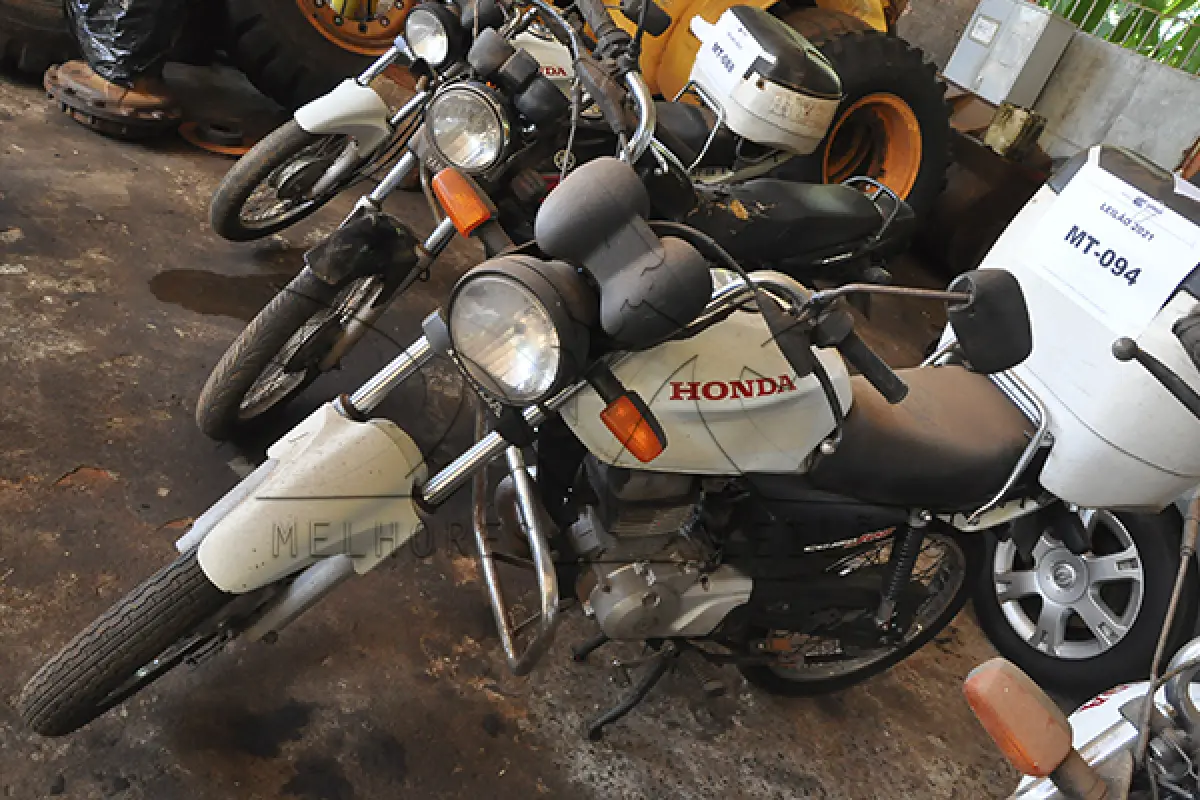LOTE 012 - Honda CG 150 JOB - 2006 2007	- Branca  - HDX-1641