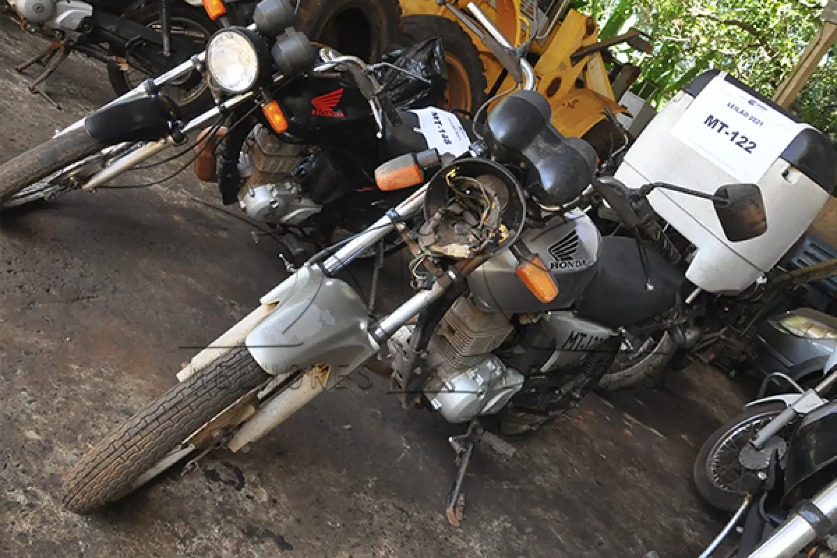 LOTE 025 - Honda CG 150 TITAN ES - 2006 2007 - Prata - HDZ-6925