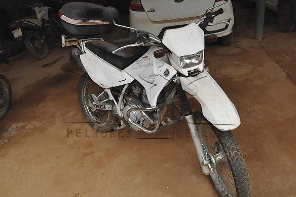 LOTE 011 - YAMAHA XTZ 125E - PLACA HCR-7925 - ANO 2005 2005 - COR BRANCA