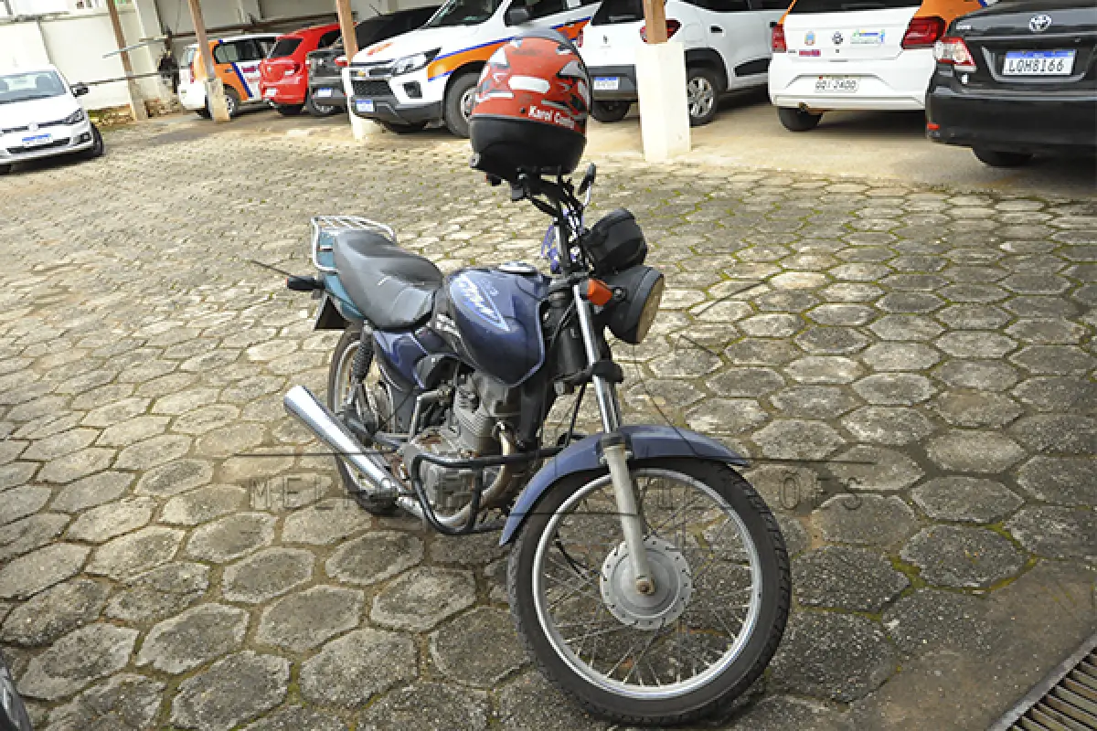 LOTE 004 - HONDA CG 125 TITSN KSE - Placa GZR 1129 - Ano 2003 2003