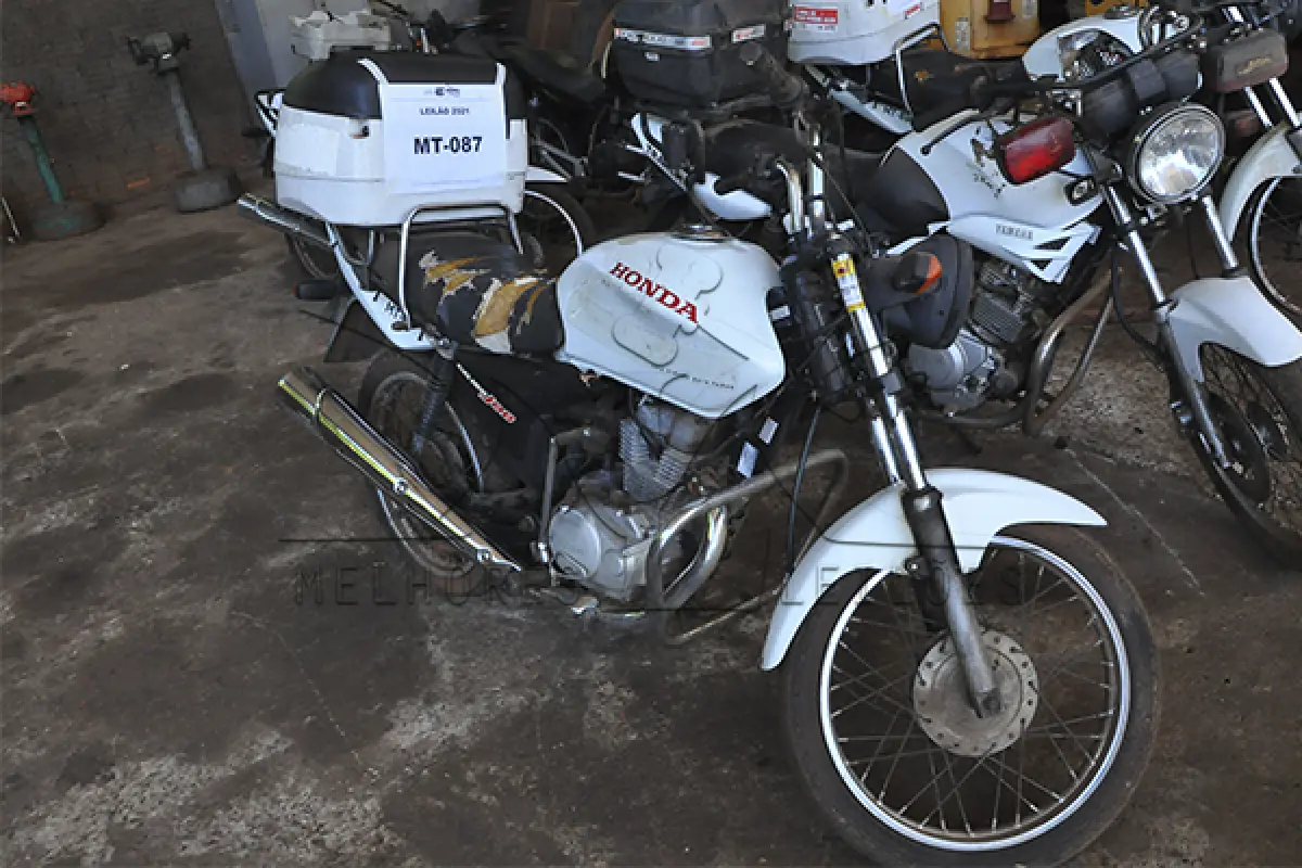 LOTE 016 - Honda CG 150 JOB - 2006 2007	- Branca - HDX-1638