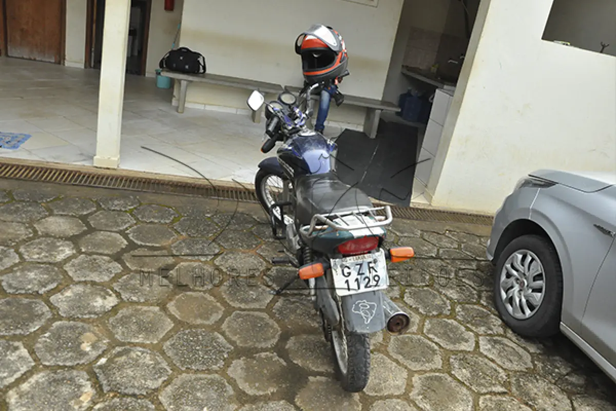 LOTE 004 - HONDA CG 125 TITSN KSE - Placa GZR 1129 - Ano 2003 2003