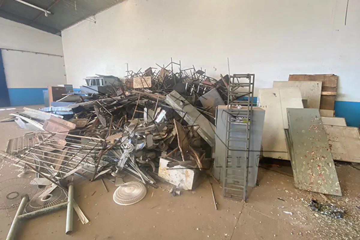 LOTE 012 - SUCATA - MONTANTE - FERRERO E OUROS