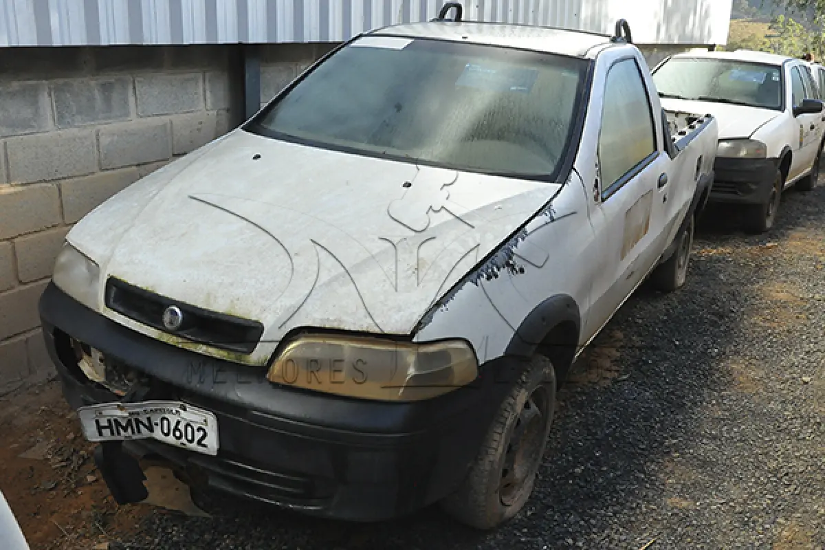LOTE 016 - FIAT STRADA FIRE - PLACA HMN0602 - ANO 2003 2004