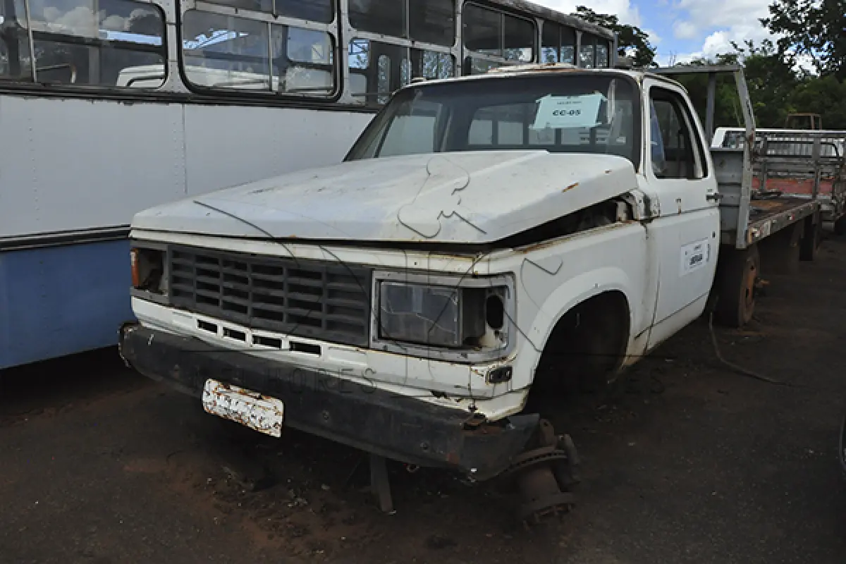 LOTE 033 - GM Chevrolet D40 CUSTON - 1990 1991 - Branca - GMM-8884