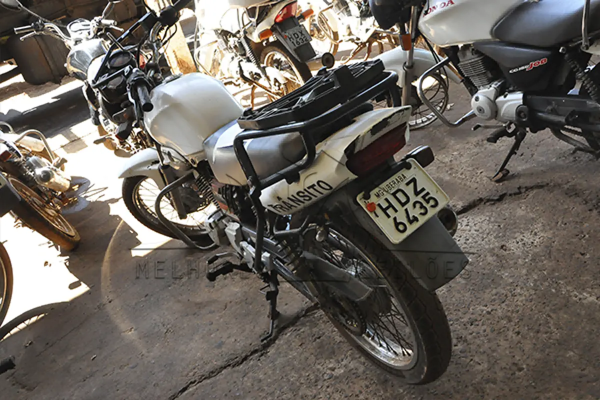 LOTE 020 - Yamaha YBR 125 ED - 2006 2006 - Branca  - HDZ-6435