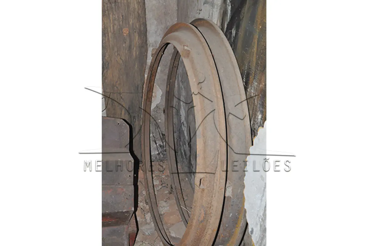 LOTE 014 - SUCATA - FORMA INDUSTRIAL