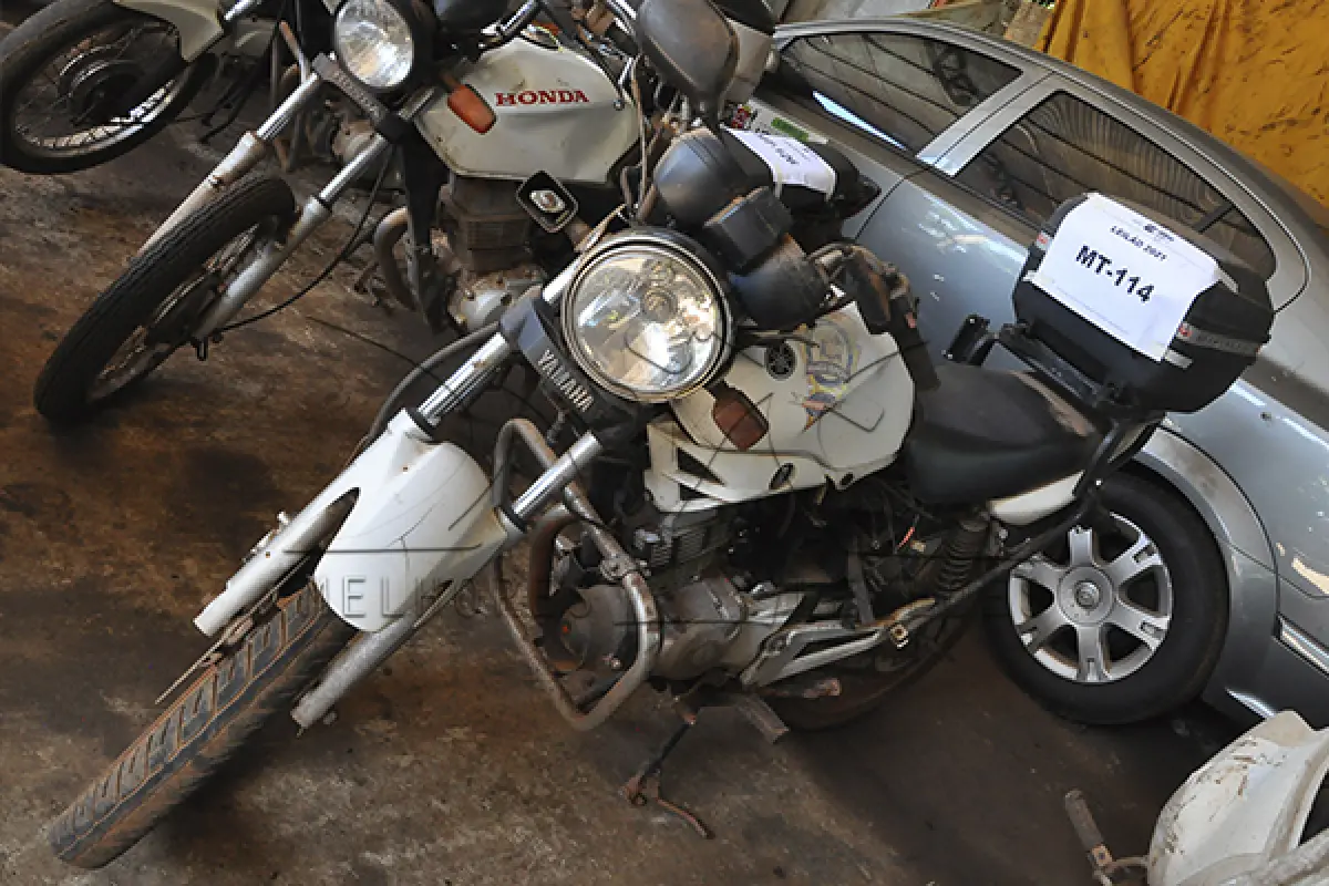 LOTE 009 - Yamaha YBR 125 ED - 2006 2006 - Branca - HDZ-6437