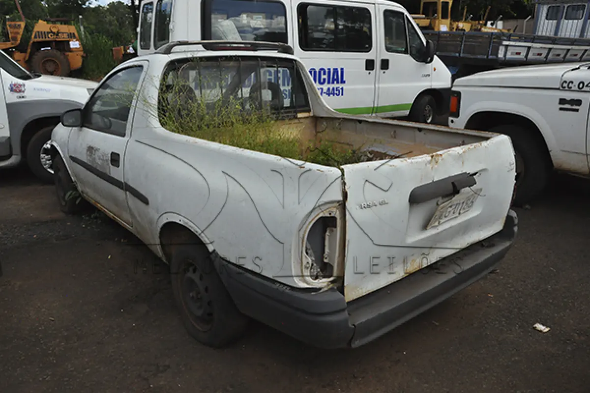 LOTE 037 - GM Corsa GL  - 1998 1999 - Branca - HMG-0186