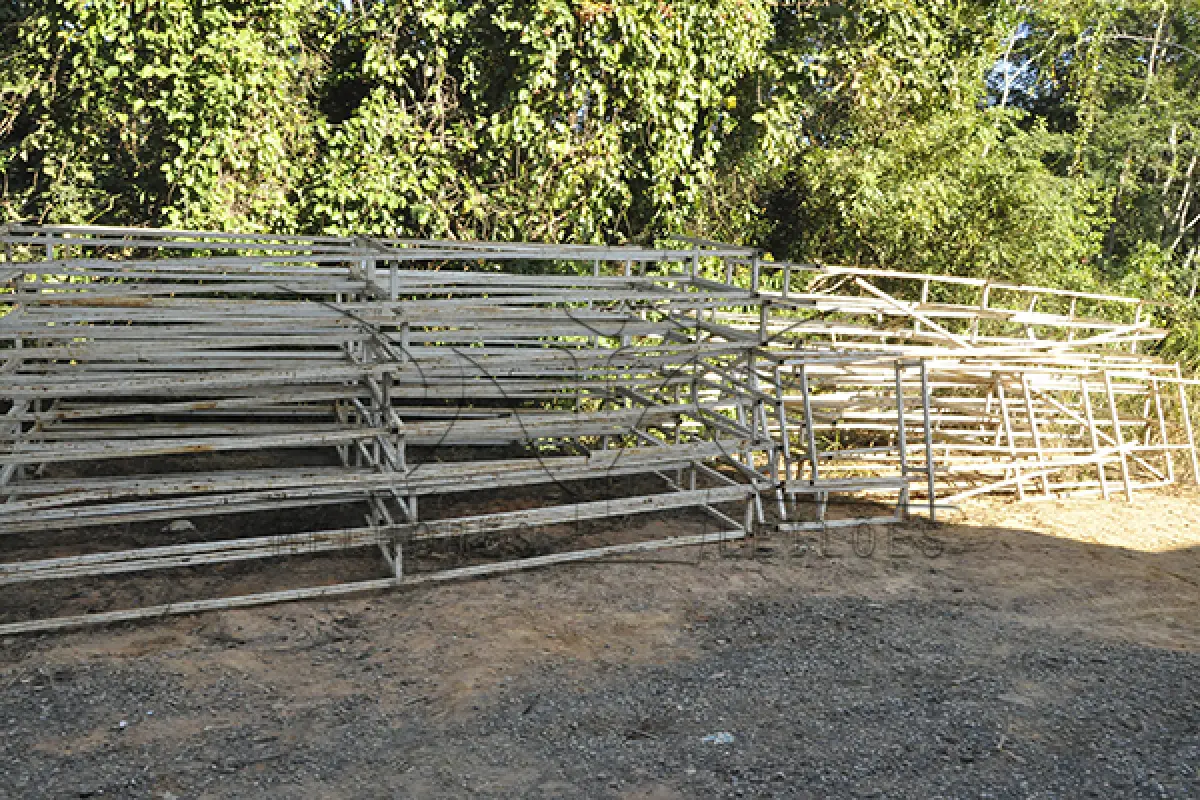 LOTE 027 - SUCATA - MONTANTE - DERIVADO ESTRUTURA - FERRO