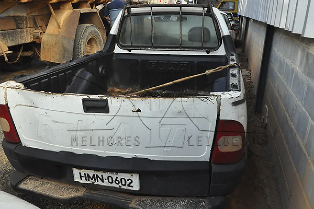 LOTE 016 - FIAT STRADA FIRE - PLACA HMN0602 - ANO 2003 2004