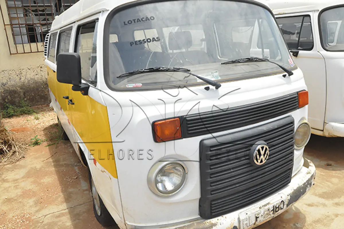 LOTE 021 - VW KOMBI ESCOLAR - PLACA HLF-9980 - ANO 2012 2012