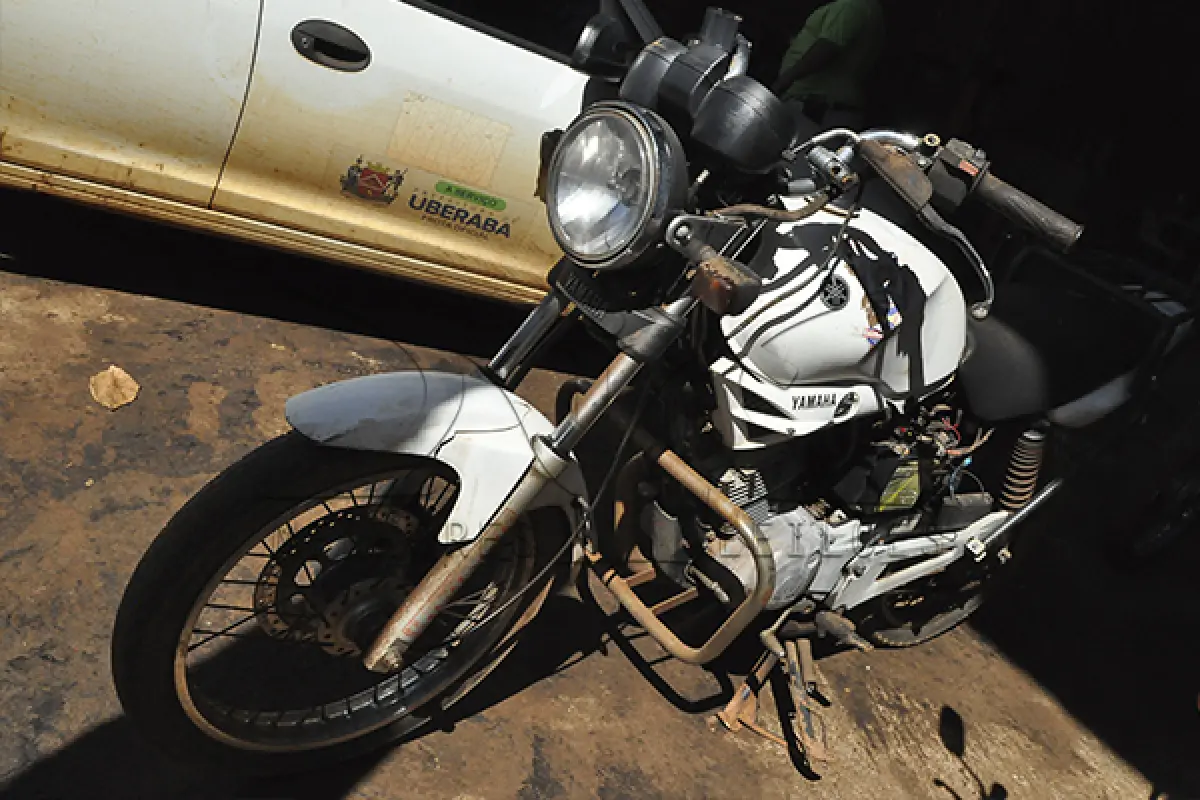 LOTE 022 - Yamaha YBR 125 ED - 2006 2006 - Branca - HDZ-6423