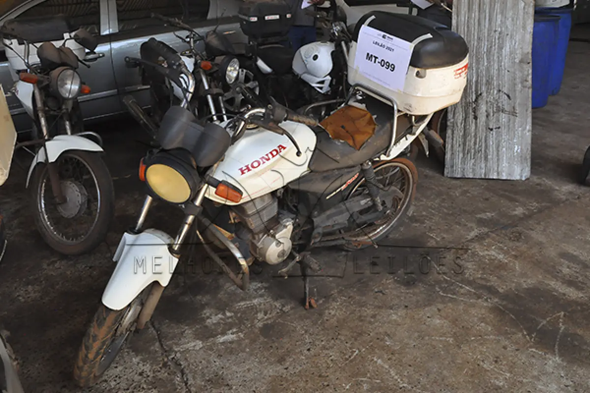 LOTE 002 - Honda CG 150 JOB - 2006 2007 - Branca  - HDX-1634