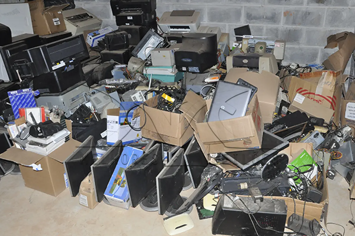 LOTE 024 - SUCATA - MONTANTE - DERIVADO INFORMATICA