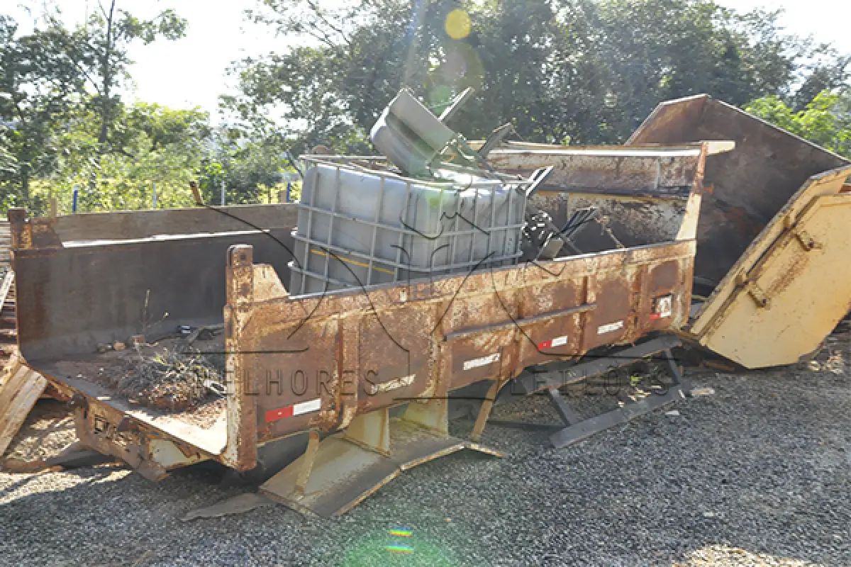 LOTE 026 - SUCATA - MONTANTE - DERIVADO FERRO - AÇO - MOTORES (SOMENTE CREDENCIADO DETRAN PODERAR DAR LANCE)