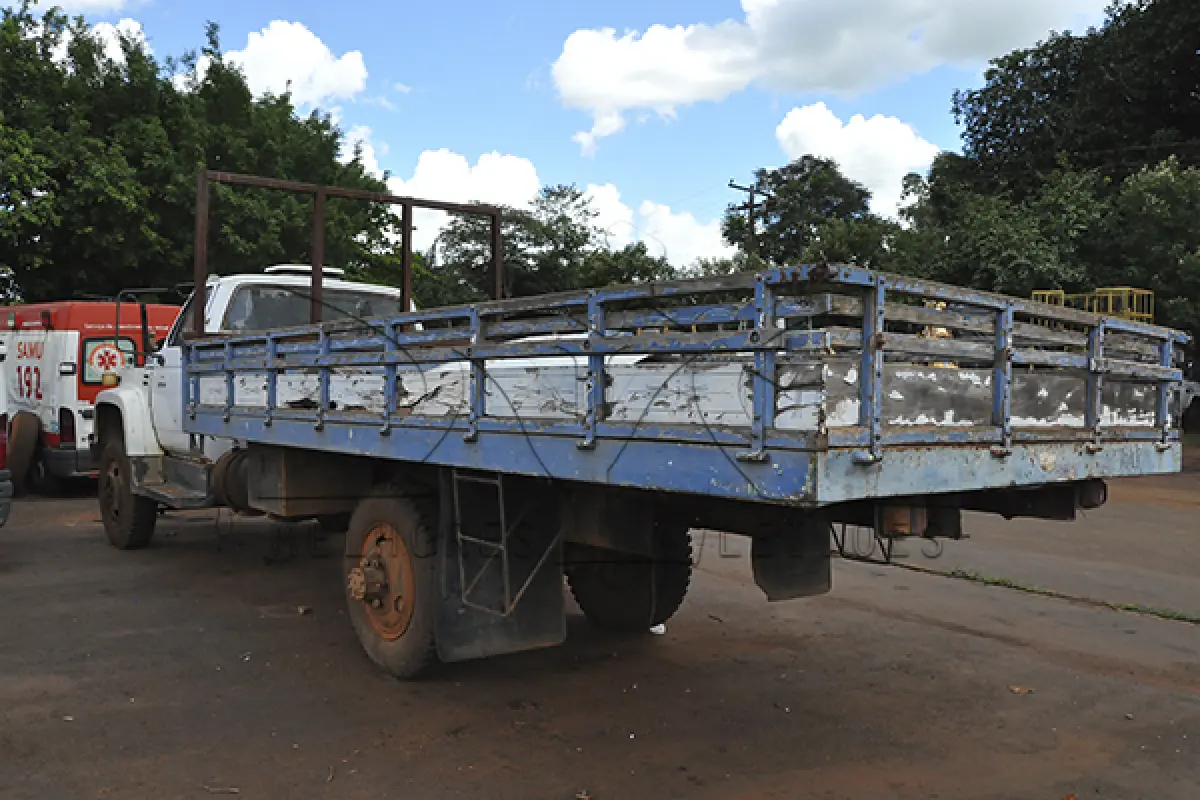 LOTE 032 - GM Chevrolet D 12.000 - 1990 1991 - Branca - GMM-8947