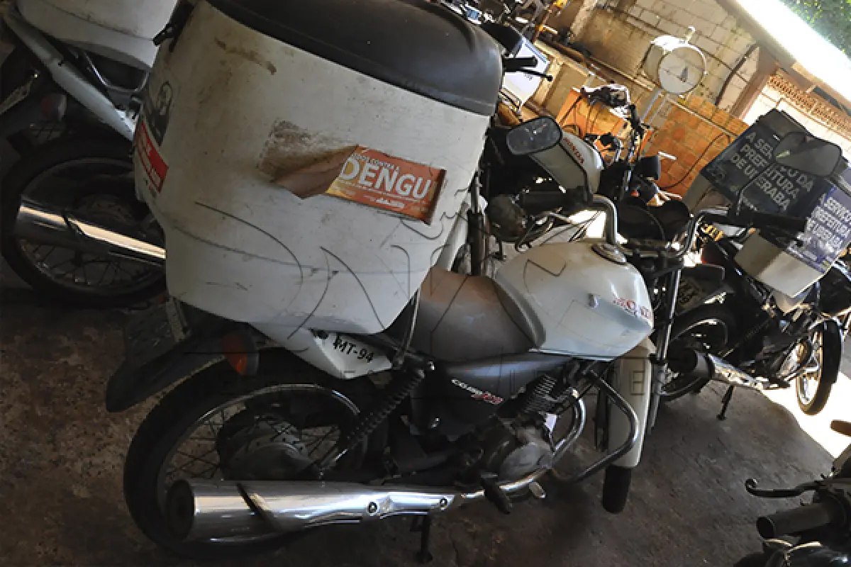 LOTE 012 - Honda CG 150 JOB - 2006 2007	- Branca  - HDX-1641